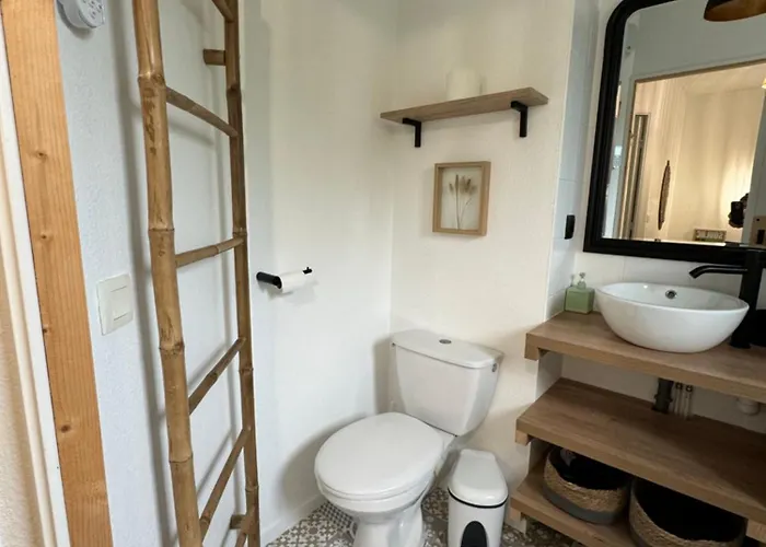 Maison A 5 Mn A Pied De La Сasa de vacaciones *